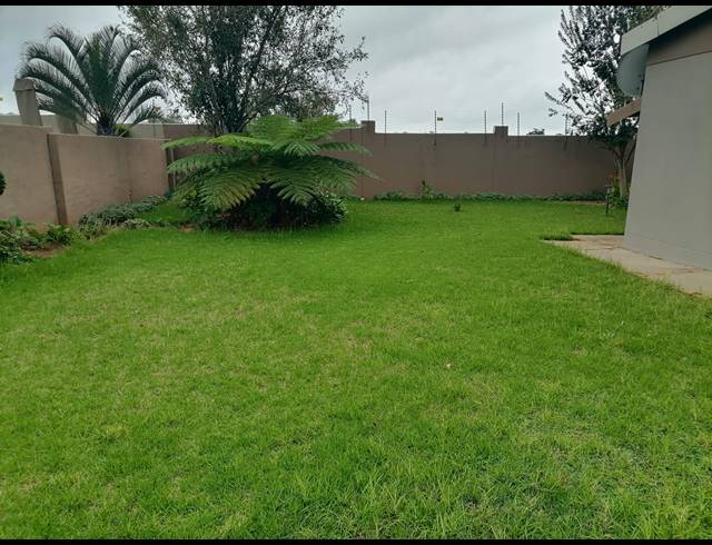 3 BEDROOM HOUSE FOR SALE IN GEELHOUTPARK